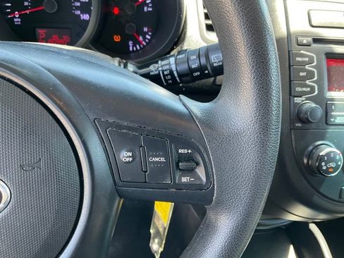 Used 2013 Kia Soul FWD image 11