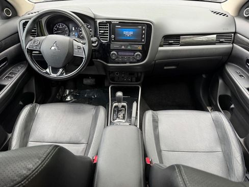Used 2018 Mitsubishi Outlander LE FWD image 11