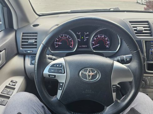 Used 2013 Toyota Highlander SE AWD/4WD image 11