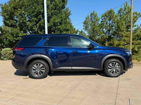 Used 2022 Nissan Pathfinder S FWD image 7
