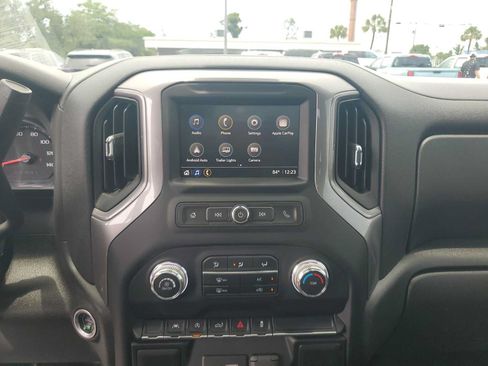 Used 2022 GMC Sierra 1500 Pro w/ Pro Value Package AWD/4WD image 12