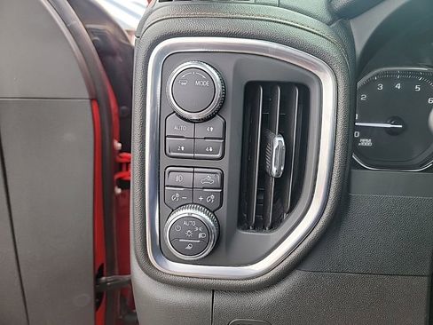Used 2022 GMC Sierra 1500 AT4 w/ AT4 Premium Package AWD/4WD image 21