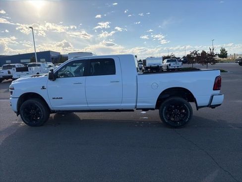 New 2026 RAM 2500 Laramie AWD/4WD image 8