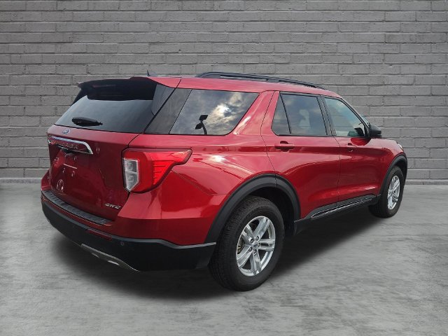 Used 2023 Ford Explorer XLT w/ Equipment Group 202A AWD/4WD image 12