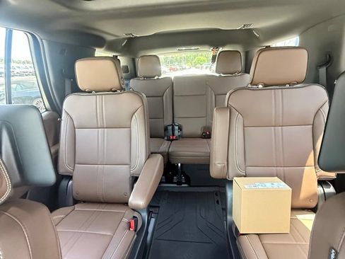 Used 2026 Chevrolet Tahoe High Country AWD/4WD image 24