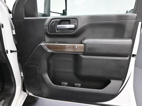 Used 2023 Chevrolet Silverado 2500 LT AWD/4WD image 17