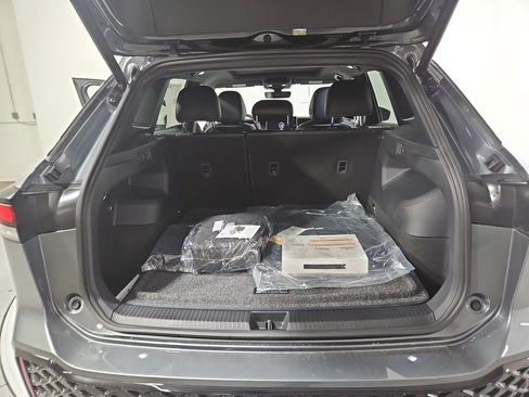 New 2026 Volkswagen Tiguan SE R-Line image 21