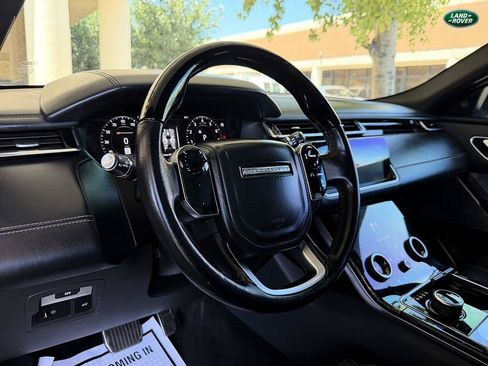 Used 2018 Land Rover Range Rover Velar R-Dynamic HSE AWD/4WD image 16