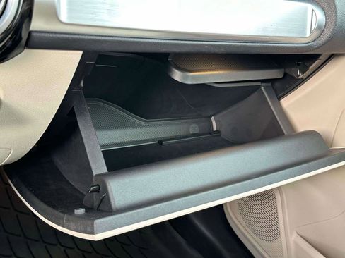 Used 2025 Mercedes-Benz GLB 250 4MATIC image 28