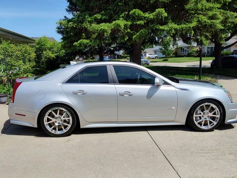 Used 2010 Cadillac CTS V RWD image 2