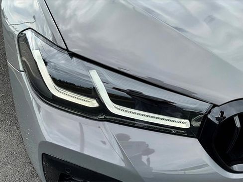 Used 2022 BMW M550i xDrive w/ Shadowloine Package image 31