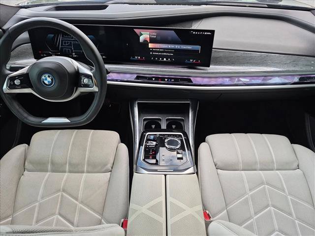 Used 2023 BMW i7 xDrive60 w/ Parking Assistance Package AWD/4WD image 19