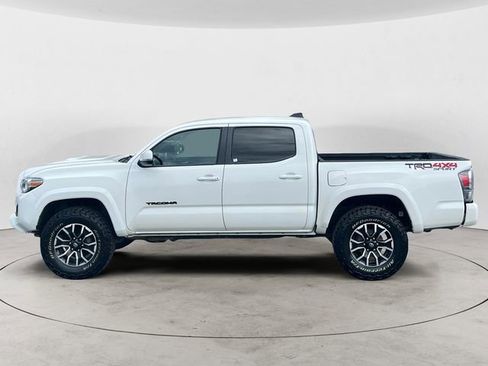 Used 2022 Toyota Tacoma TRD Sport w/ Black Out Package (TMS) AWD/4WD image 2