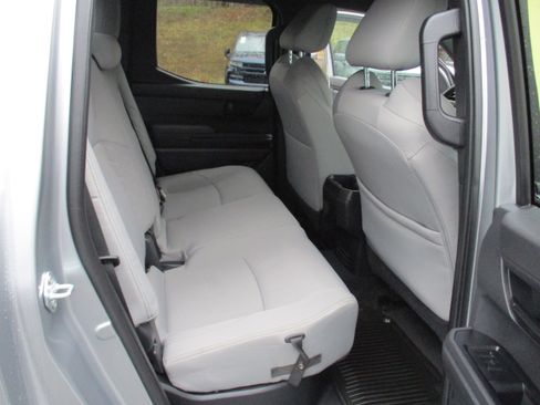 Used 2025 Toyota Tacoma SR5 AWD/4WD image 13