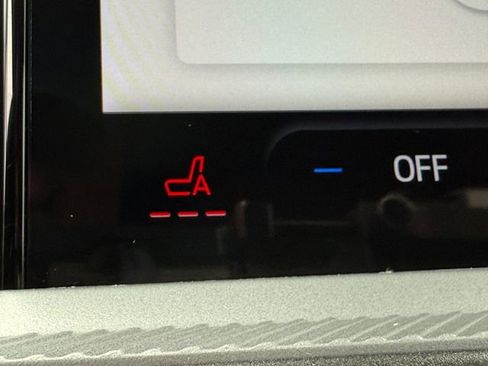 Used 2025 Ford Bronco Sport Badlands image 9