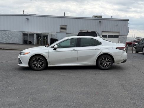 Used 2023 Toyota Camry XLE image 8