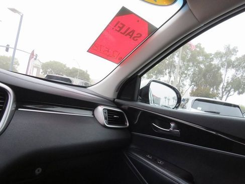 Used 2017 Kia Sorento LX w/ LX Convenience Package image 30