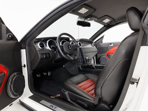 Used 2007 Ford Mustang Shelby GT500 RWD image 13