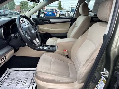 Used 2017 Subaru Outback 2.5i Premium w/ Popular Package #2 AWD/4WD image 9