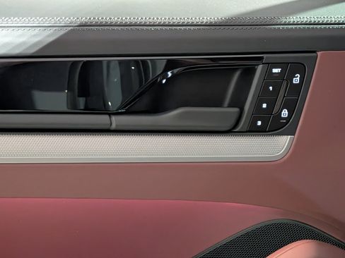 New 2026 Porsche Cayenne S image 21