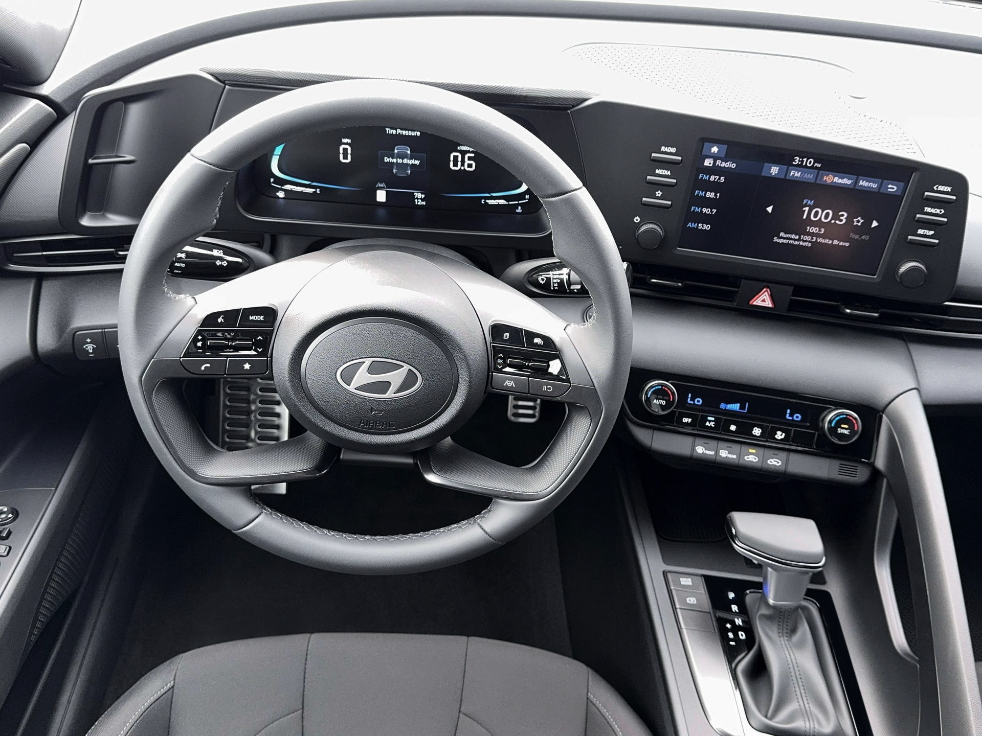 New 2026 Hyundai Elantra SEL Sport FWD image 17
