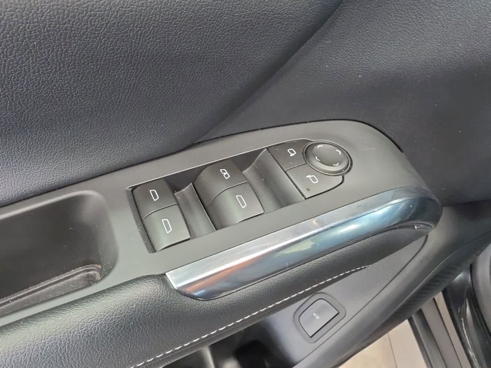 Used 2024 Chevrolet Traverse LT w/ LPO, Floor Liner Package FWD image 17