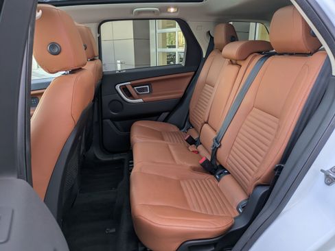 Used 2015 Land Rover Discovery Sport HSE Luxury image 30