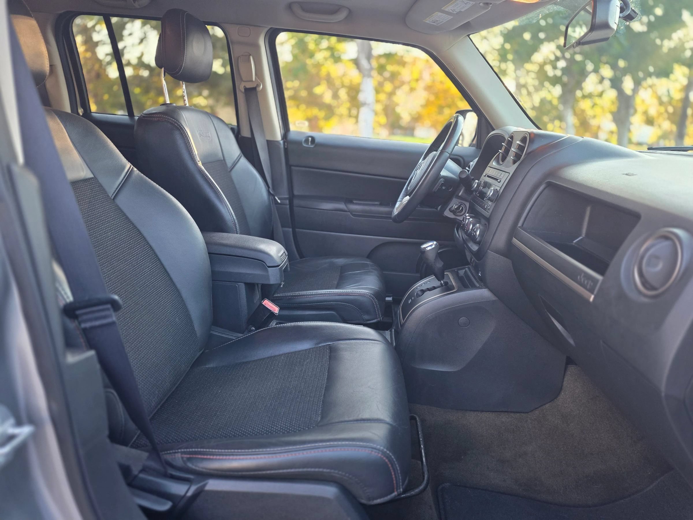 Used 2017 Jeep Patriot 75th Anniversary w/ Power Value Group FWD image 13