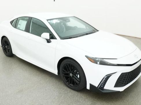 New 2026 Toyota Camry SE image 13