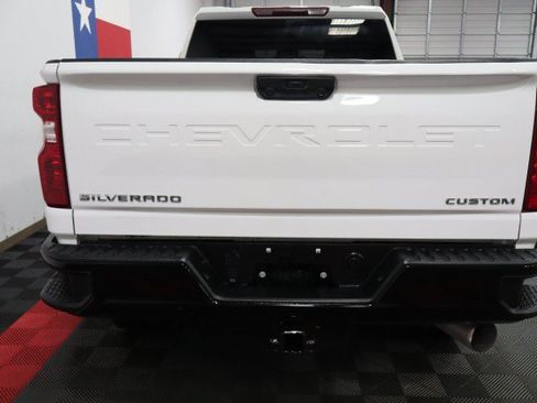 Used 2022 Chevrolet Silverado 2500 Custom w/ Custom Value Package AWD/4WD image 20