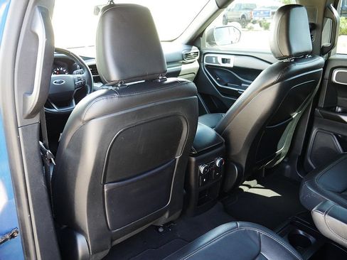 Used 2020 Ford Explorer XLT w/ Equipment Group 202A AWD/4WD image 16