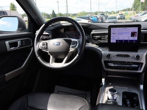 Used 2023 Ford Explorer XLT w/ Equipment Group 202A AWD/4WD image 35