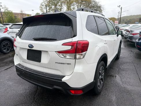 Used 2024 Subaru Forester Premium AWD/4WD image 6