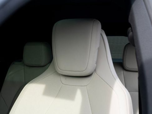 Certified 2025 Porsche Macan 4S Electric image 19