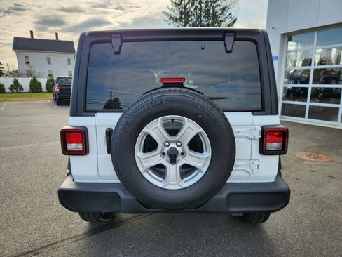 Used 2022 Jeep Wrangler Unlimited Sport image 12