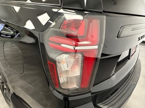 Used 2021 Chevrolet Suburban RST w/ Luxury Package image 13