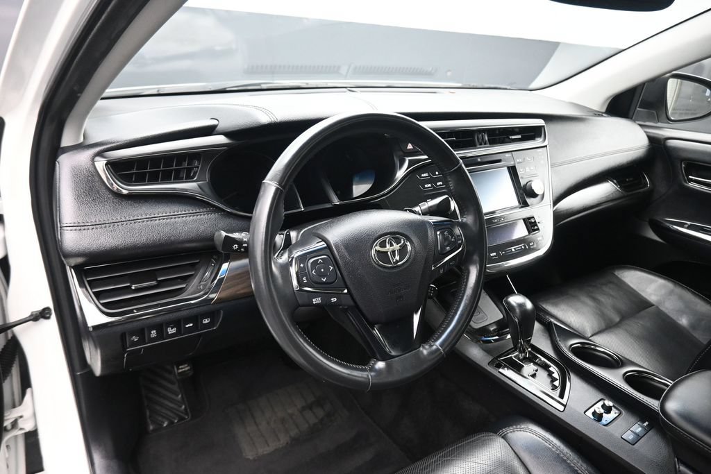 Used 2016 Toyota Avalon Limited w/ Toyota Safety Sense Package FWD image 14