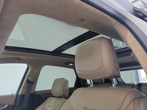 Used 2017 Cadillac XT5 Platinum AWD/4WD image 21