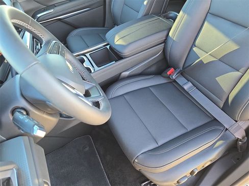 New 2026 Chevrolet Traverse LT image 16