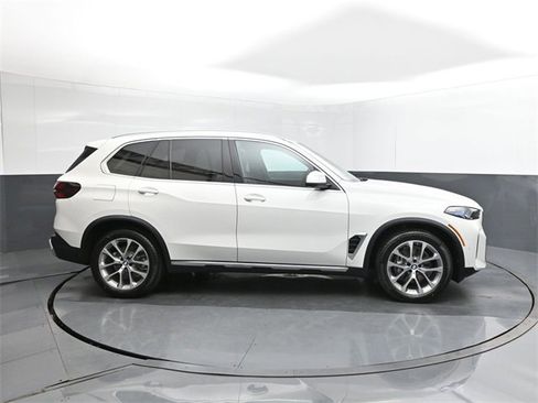 New 2026 BMW X5 xDrive40i w/ Parking Assistance Package image 26