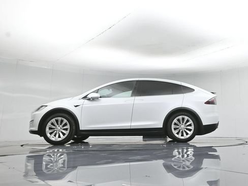 Used 2020 Tesla Model X Long Range AWD/4WD image 43