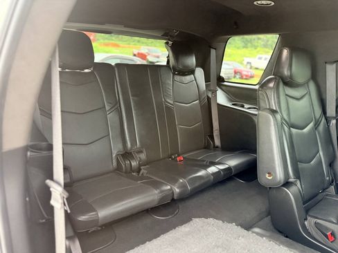 Used 2019 Cadillac Escalade Platinum RWD image 25