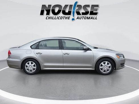 Used 2014 Volkswagen Passat 1.8T S FWD image 9