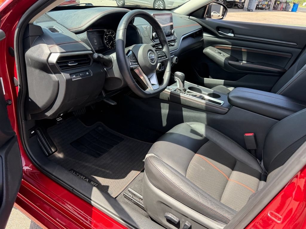 Used 2019 Nissan Altima 2.5 SR FWD image 11