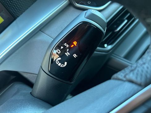 New 2026 Volkswagen Tiguan SE R-Line image 12