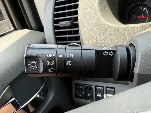 Used 2021 Nissan Frontier SV AWD/4WD image 30