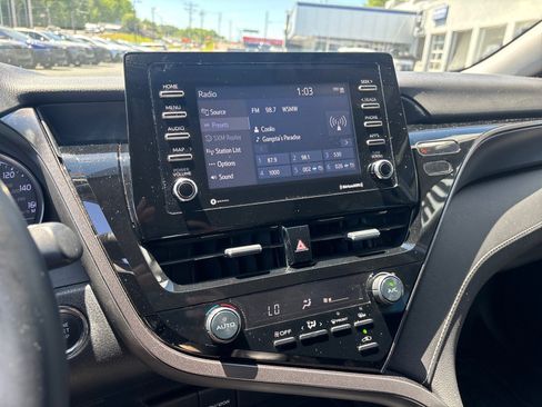 Used 2021 Toyota Camry SE w/ Convenience Package FWD image 21