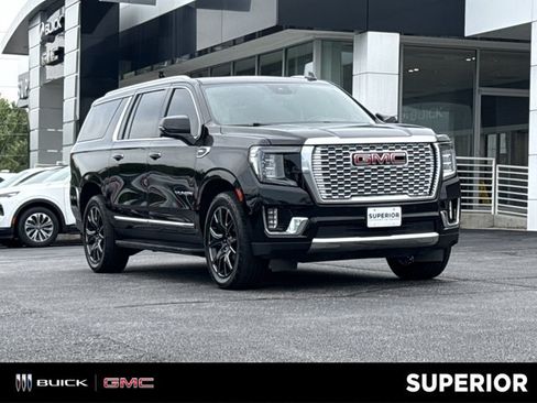 Used 2023 GMC Yukon XL SLT w/ SLT Luxury Package AWD/4WD image 1