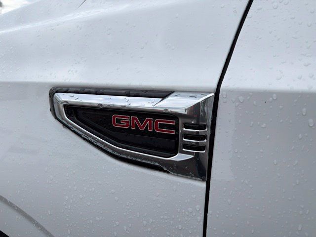 Used 2025 GMC Yukon Denali AWD/4WD image 29