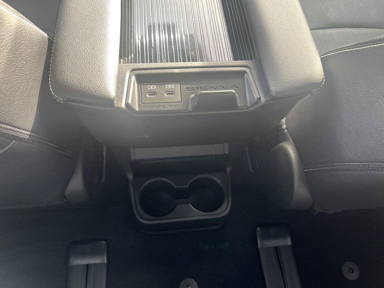 Used 2025 Toyota Sienna XSE AWD/4WD image 16